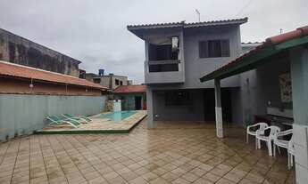 Imagem 2: Casa na praia com piscina