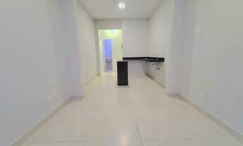 Imagem 2: Kitnet/conjugado para venda possui 35 metros quadrados em Copacabana - Rio de Janeiro - RJ