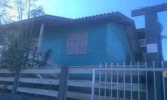 Imagem: Casa anual Praia da Ribanceira / Imbituba