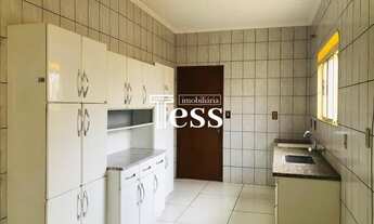 Imagem 6: ALUGA - Casa residencial térrea com edícula de 3 e 2 dormitórios com 2 vagas de garagem co