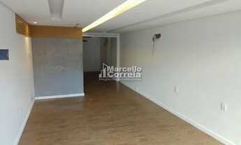 Imagem 2: Sala comercial de 78m² com frente de loja e 1° pavimento nas Graças