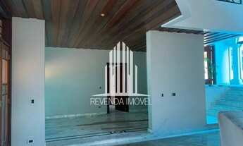 Imagem 7: Casa com 4 suítes, 4 vagas, sala com 3 ambientes, piscina e amplo Quintal