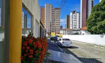 Imagem 3: Casa para vender com 4 quartos, 2 suites, em Candelária em Natal rn, lado da sombra