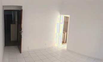 Imagem 2: Apartamento para aluguel possui 47 m², quarto em Catete - Rio de Janeiro - RJ