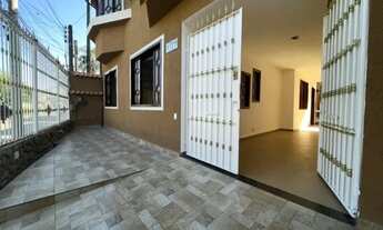 Imagem 2: Vendo Bela Casa Duplex de frente a Praça da Balprensa