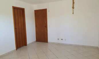 Imagem 2: Sala dois quartos sendo um suíte, armários na cozinha e banheiros, uma vaga