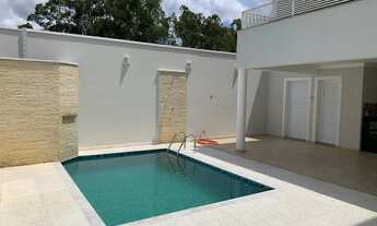 Imagem: Sobrado seminovo com 3 suítes, piscina