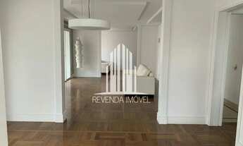 Imagem: Apartamento de 245m² com 4 suítes, 4