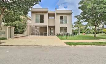 Imagem: Casa com 4 quartos, 272 m², à venda por