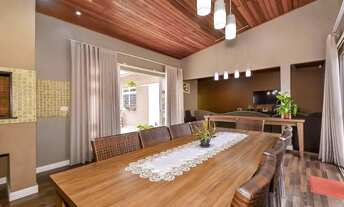 Imagem 2: Casa com 04 quartos (01 suíte) à venda, 240 m² (piscina) por R$ 1.250.000 - Santa Felicida