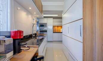 Imagem 7: Apartamento para venda possui 96 metros quadrados com 3 quartos em Menino Deus - Porto Ale