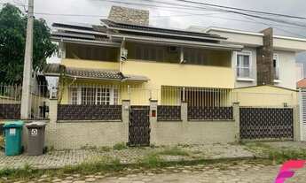 Imagem: Casa semi mobiliada, com 5 dormitórios