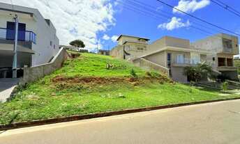 Imagem: Terreno com Vista Deslumbrante à Venda
