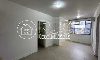 Imagem: Rua nota 10 - sala 2 qtos vaga junto metro