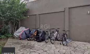 Imagem 5: Apartamento em Porto Alegre, no bairro Tristeza, com 2 dormitório(s), e 2 banhei