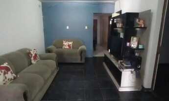 Imagem: Casa à venda em rua pública