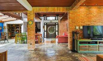 Imagem 7: Chácara à venda com 2.425 m² de terreno e 300 m² de área construída