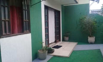 Imagem: Linda casa germinada em condomínio fechado