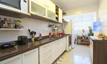 Imagem 5: Apartamento para venda possui 100 metros quadrados com 3 quartos em Petrópolis - Porto Ale