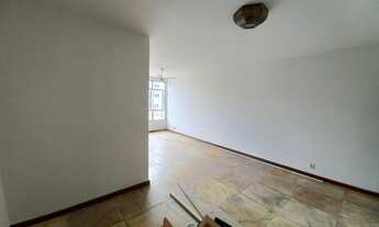 Imagem 2: Excelente apartamento com vista indevassável e vaga de garagem, composto por sala em 2 amb