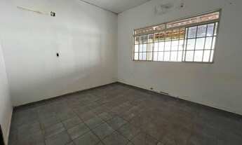 Imagem 2: Casa de 2/4 sendo uma suíte a venda tem 95 metros quadrados com 2 quartos em Plano Direto