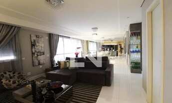 Imagem: Apartamento com 2 quartos (2 suítes) à