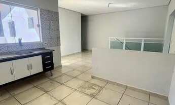 Imagem: Casa no piso superior 2 dormitórios e Salão