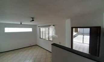 Imagem 2: CASA ASSOBRADADA À VENDA COM 3 QUARTOS 1 SUÍTE - 2 BANHEIROS - QUINTAL E CHURRAQUEIRA NO J