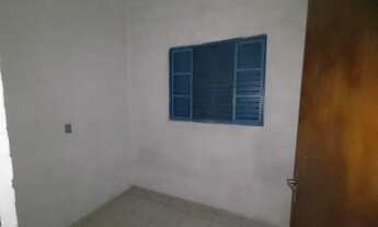 Imagem 3: ótimo para renda. 2 casas no mesmo terreno e salão comercial 10 minutos da estação de trem