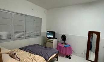 Imagem 2: ALUGO casa simples mobiliada com 02 Qts sendo 01 Suíte em Bairro de Lourdes