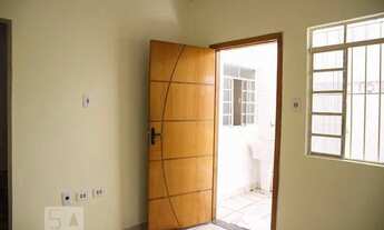 Imagem 3: Casa para Aluguel - Olímpico, 1 Quarto, 70 m2