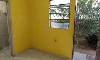 Imagem: Aluga quarto com banheiro para moças