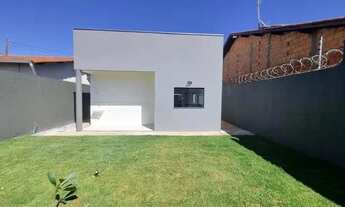 Imagem 2: Casa para Venda em Uberlândia, Jardim Das Palmeiras, 2 dormitórios, 1 suíte, 2 banheiros