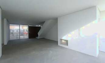 Imagem 4: Casa para aluguel e venda possui 269 metros quadrados com 3 quartos