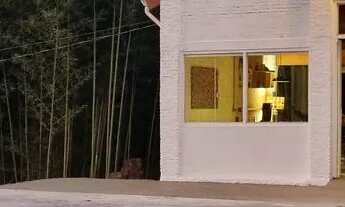 Imagem 3: Serra da Mantiqueira, próximo ao centro da cidade de Amparo, nascente, natureza