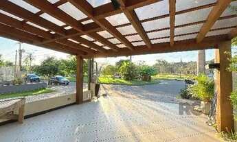 Imagem 4: Casa em Porto Alegre, no bairro Hípica, com 3 dormitório(s), e 3 banheiros, à ve