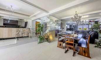 Imagem 2: Casa ampla na Chácara das Pedras com 4 suítes e piscina