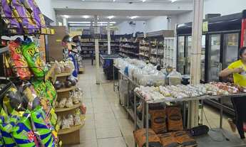 Imagem 4: Mercado e Açai no Piscinão de Ramos