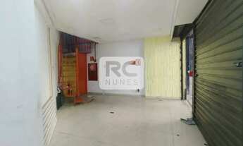 Imagem: Loja comercial com dois pavimentos e cerca