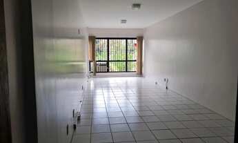 Imagem 4: Ampla sala comercial, com 34m2, piso cerâmico, clara e arejada, de frente, com ar condici