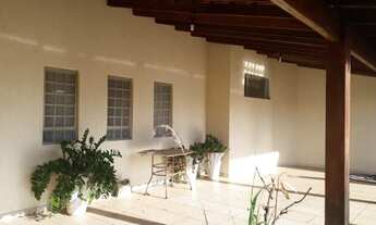 Imagem 5: Casa Jd. Primor 03 Dorm.( 01 Suite ) c/Armários / Piscina + Área c/ Churrasqueira"