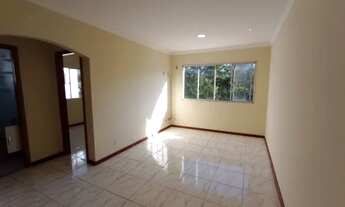 Imagem 2: Apartamento de 2 quartos, ensolarado, condomínio com estacionamento, lazer e portaria