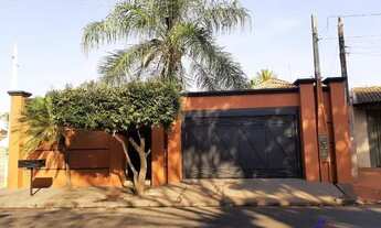 Imagem 2: Casa para Venda em Olímpia, Jardim Glória, 4 dormitórios, 1 suíte, 3 banheiros, 2 vagas