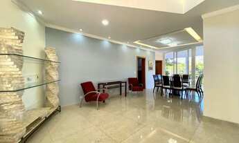 Imagem 6: Casa de condomínio para aluguel e venda possui 420 metros quadrados com 5 quartos