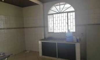 Imagem 4: Petrópolis. Alugo Casa com 250m2 5 quartos sendo 2 suites, sala para 2 ambientes e 2 vagas