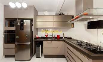 Imagem 7: Sobrado triplex em condomínio Santa Felicidade