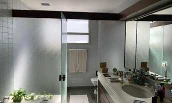 Imagem 3: Apartamento para aluguel e venda possui 280 metros quadrados com 4 quartos