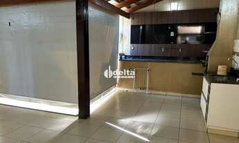 Imagem 2: Casa no condomínio Terra Nova I disponível para venda em Uberlândia-MG