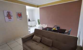 Imagem 2: Apartamento com 2 quartos sendo 1 suíte disponível para venda no bairro Santa Mônica em Ub