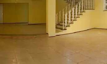 Imagem 3: Imóvel para aluguel e venda possui 1000 metros quadrados com 5 quartos